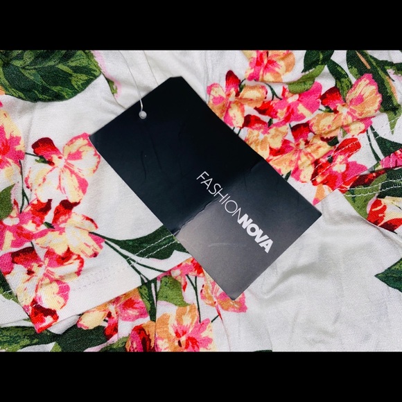 NEW Fashion Nova Jasmyn Floral Crop Top - Picture 4 of 5